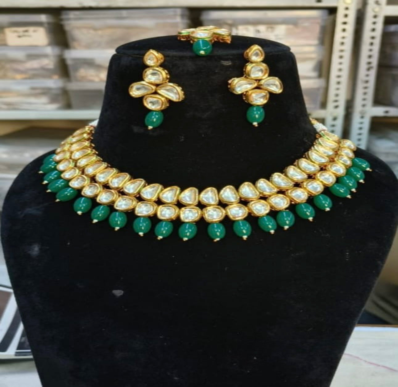 Emerald Aura Kundan Set