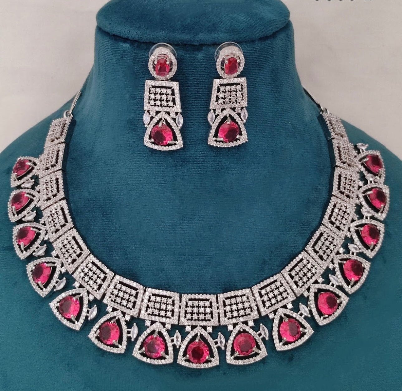 SLN014 | American Diamond Necklace set with silver tone