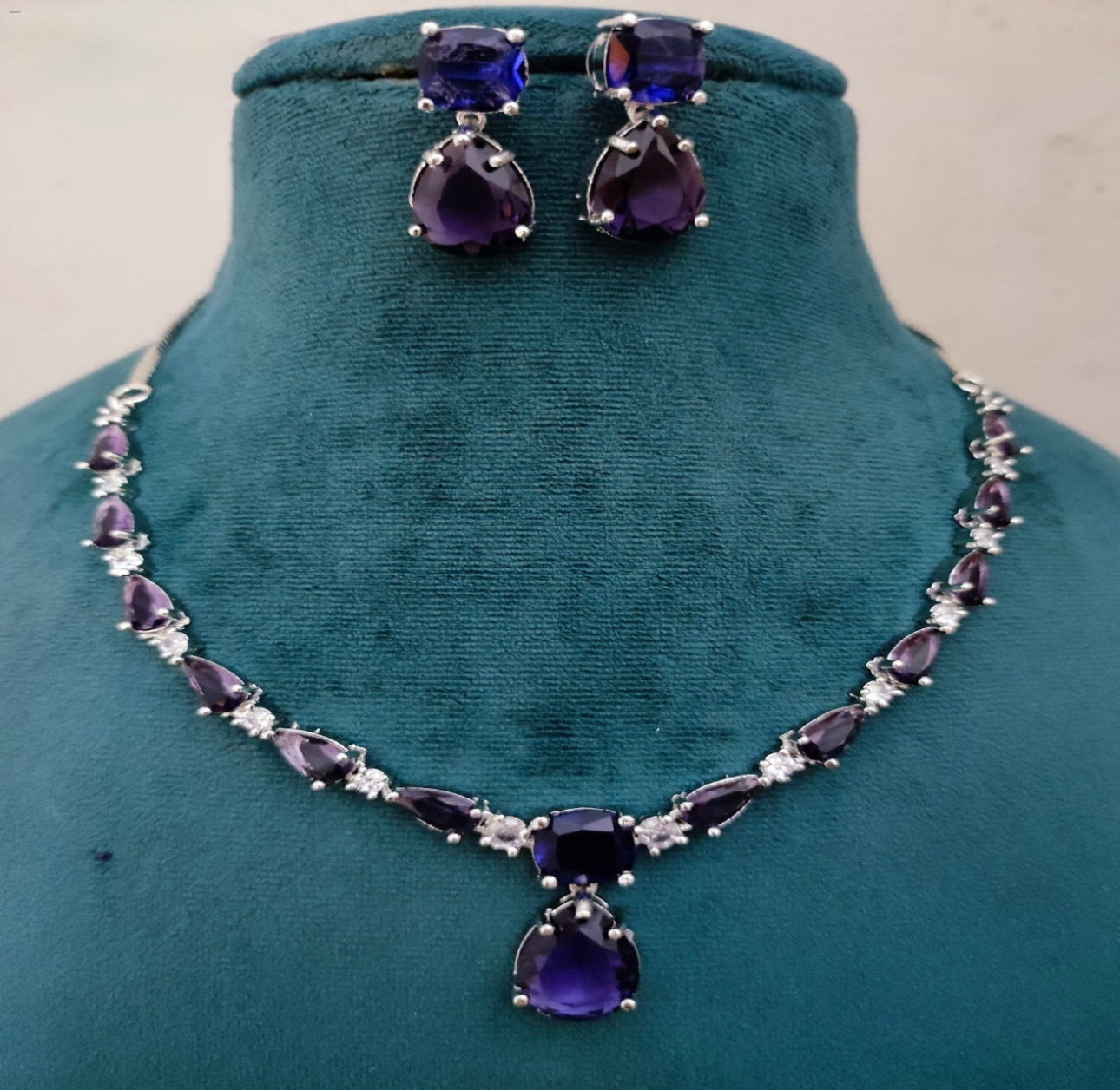SLN002 | American Diamond Necklace set with silver tone